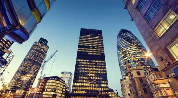 为什么英国的金融业那么厉害？英国金融监管机构如何管理