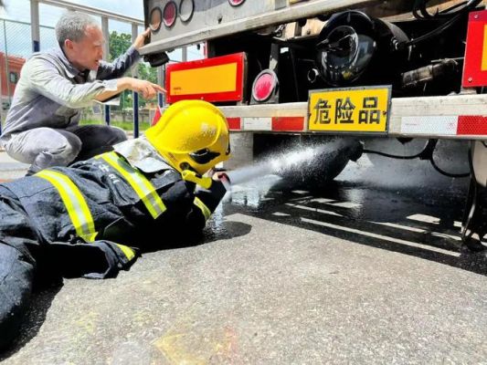 汽油倒地上多久不会着火吗？原油撒路上如何处理