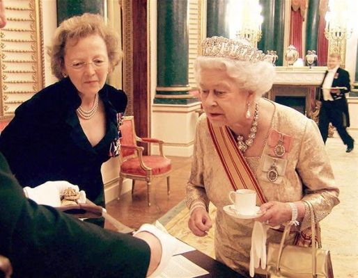 英国女王和首相的区别？英国党魁如何选举