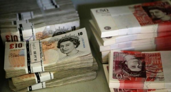 在银行能直接人民币换成英镑吗？美元如何换成英镑