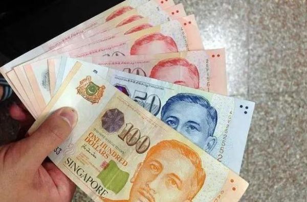 我手里有点新加坡元想兑换成人民币怎么兑，什么时候兑最划算？在新加坡如何兑换新币