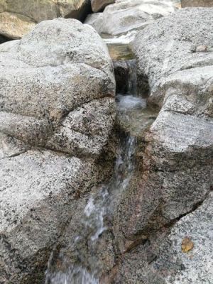 泉水激石的意思？澳大利亚激石如何交易