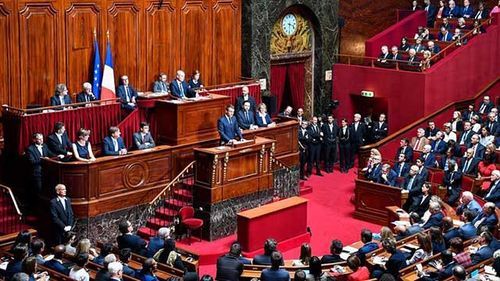 法国的参议院和国民议会之间是什么关系?它们之间有矛盾吗?如果没有特殊的关系为何两个都要存在？针对法国大选如何投资