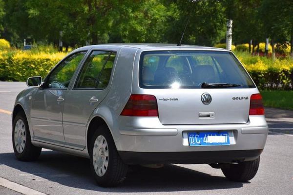 大众左后尾标g0lf是什么车？期货lf2007如何交易
