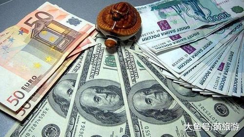 美元是全球流通货币,为何到了他国还要兑换成他国货币再使用?为何不直接就使用美元支付货物？美元兑其他货币得走势如何