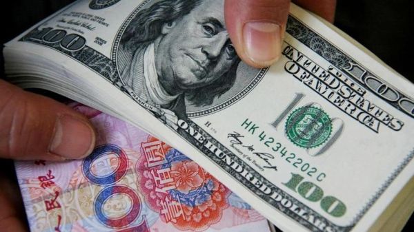 假如我在国外有300万美元怎么把它转到国内银行变成人民币？如何将美元转为人民币汇钱到中国