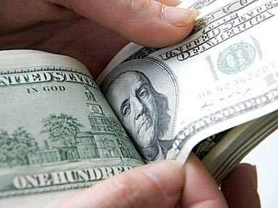 国外打工美元如何汇入国内？国与国之间如何换美元