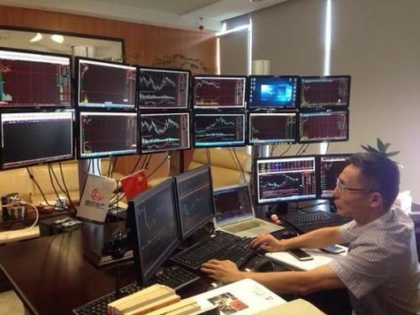 在期货公司做操盘手具体忙什么？有何前途？有何风险？我的期货经历