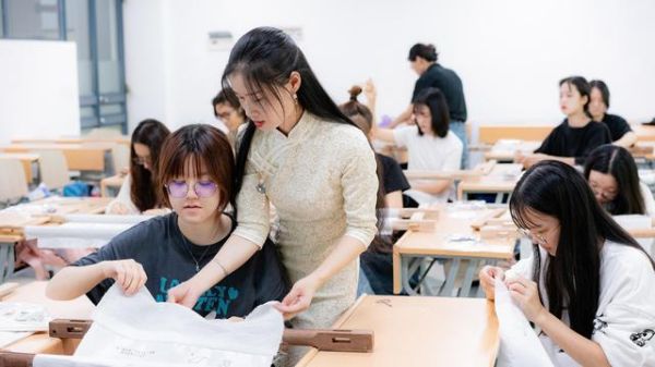东华大学法学专业属于哪类？东华期货交易软件